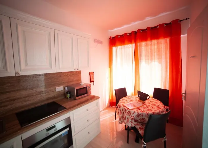 Violetta I 2 Min Walk From The Apartament Birżebbuġa