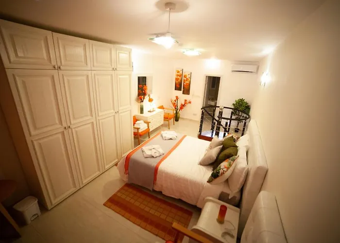 Violetta I 2 Min Walk From The Apartament *